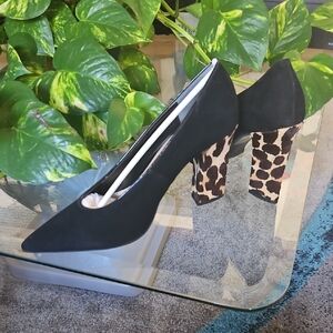 Elegant Black Pointed Pumps with Leopard-Print Block Heel